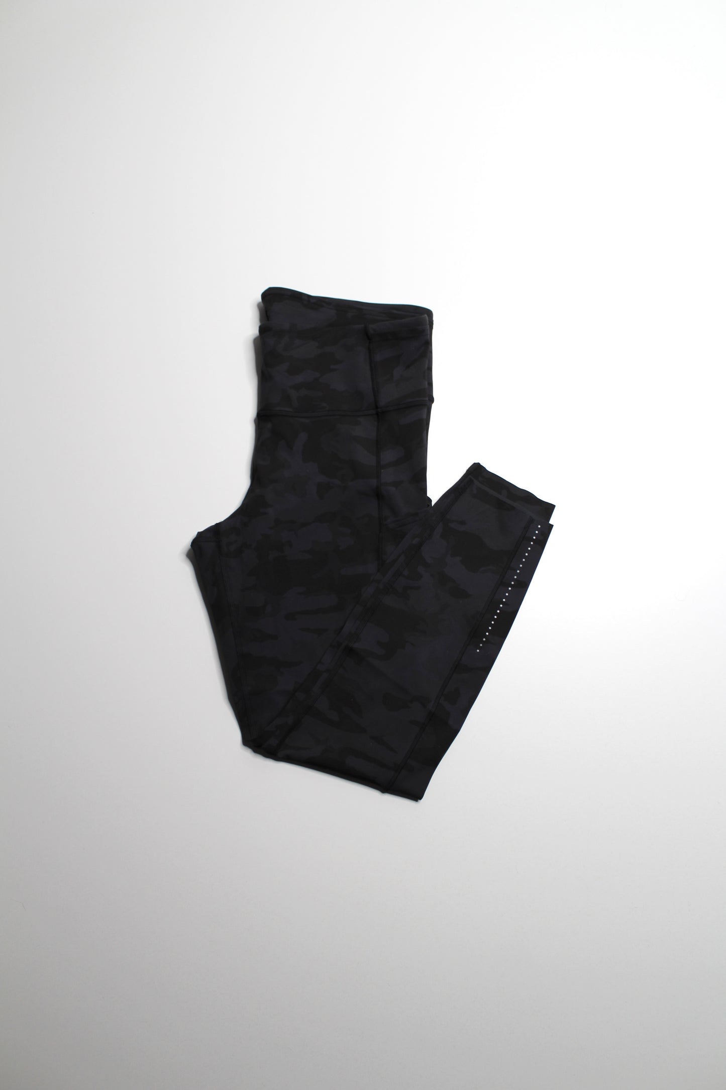 Lululemon camo 'fast and free' tight, size 10 (25") *reflective (sale: was $58)