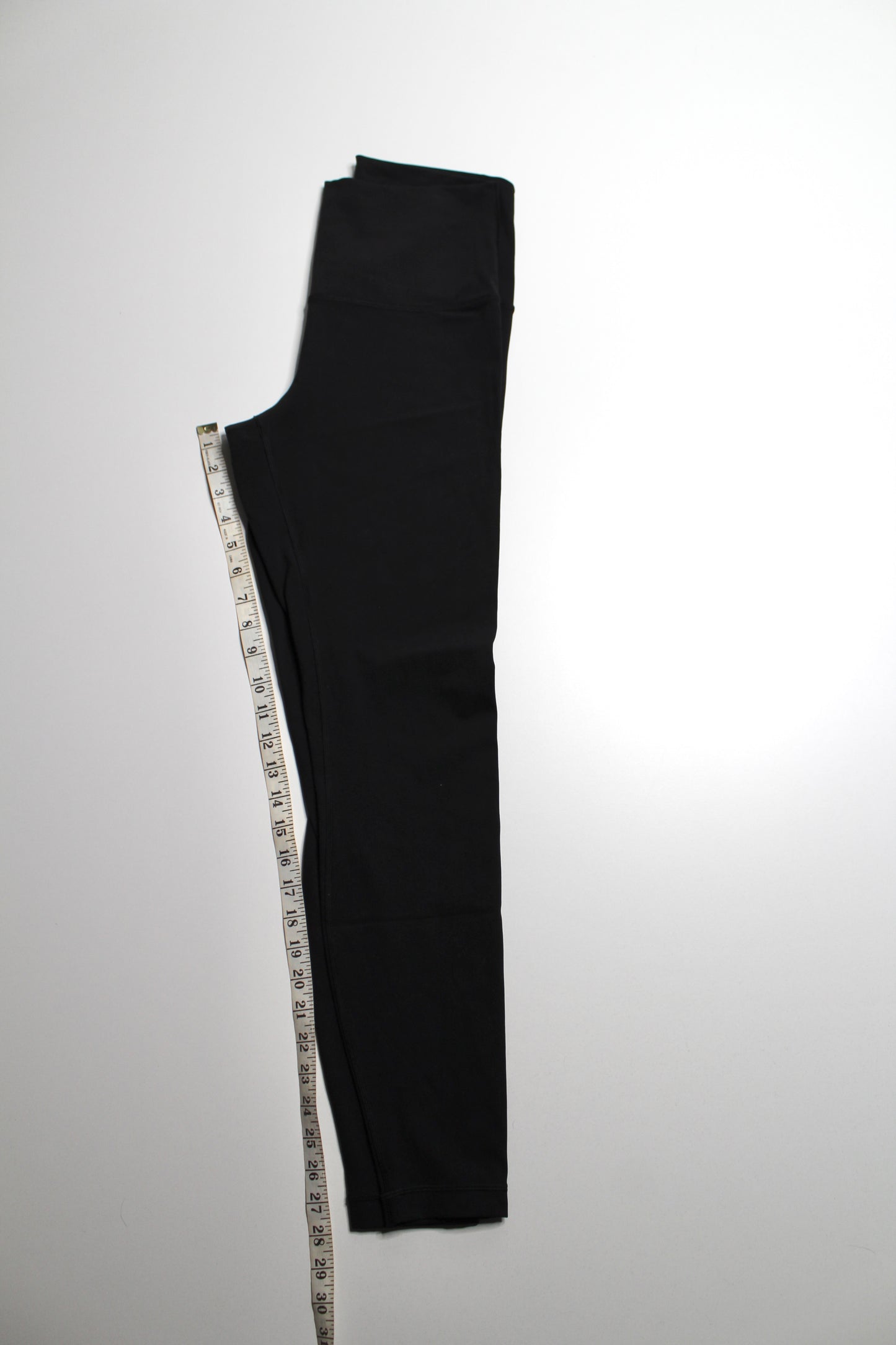 Lululemon black ‘wunder under’ leggings, size 10 (28") *full on luxtreme