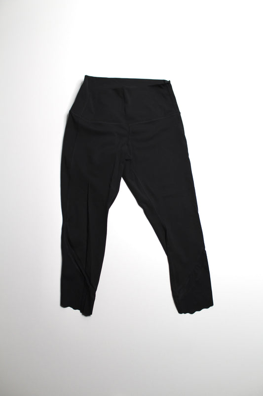 Lululemon black ‘wunder under’ scallop hem crop leggings, size 10 (24") *full on luxtreme