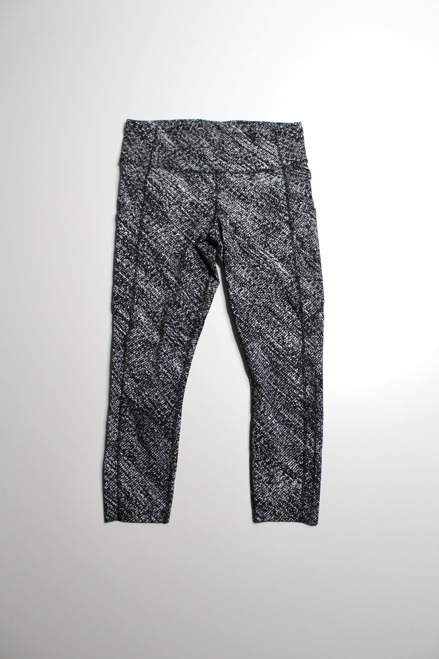 Lululemon 'fast and free' tight, size 10 (23") *non reflective