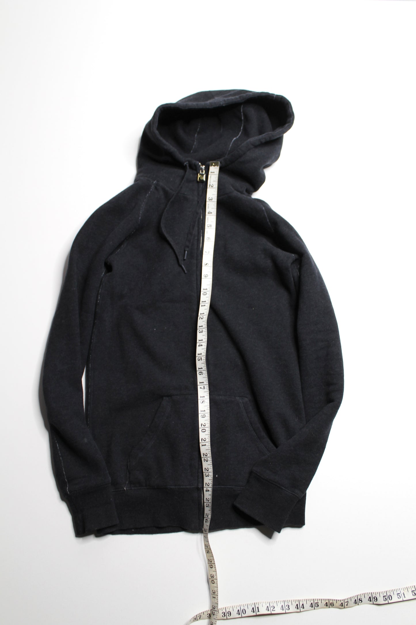 Aritzia TNA dark grey zip up hoodie, size xsmall