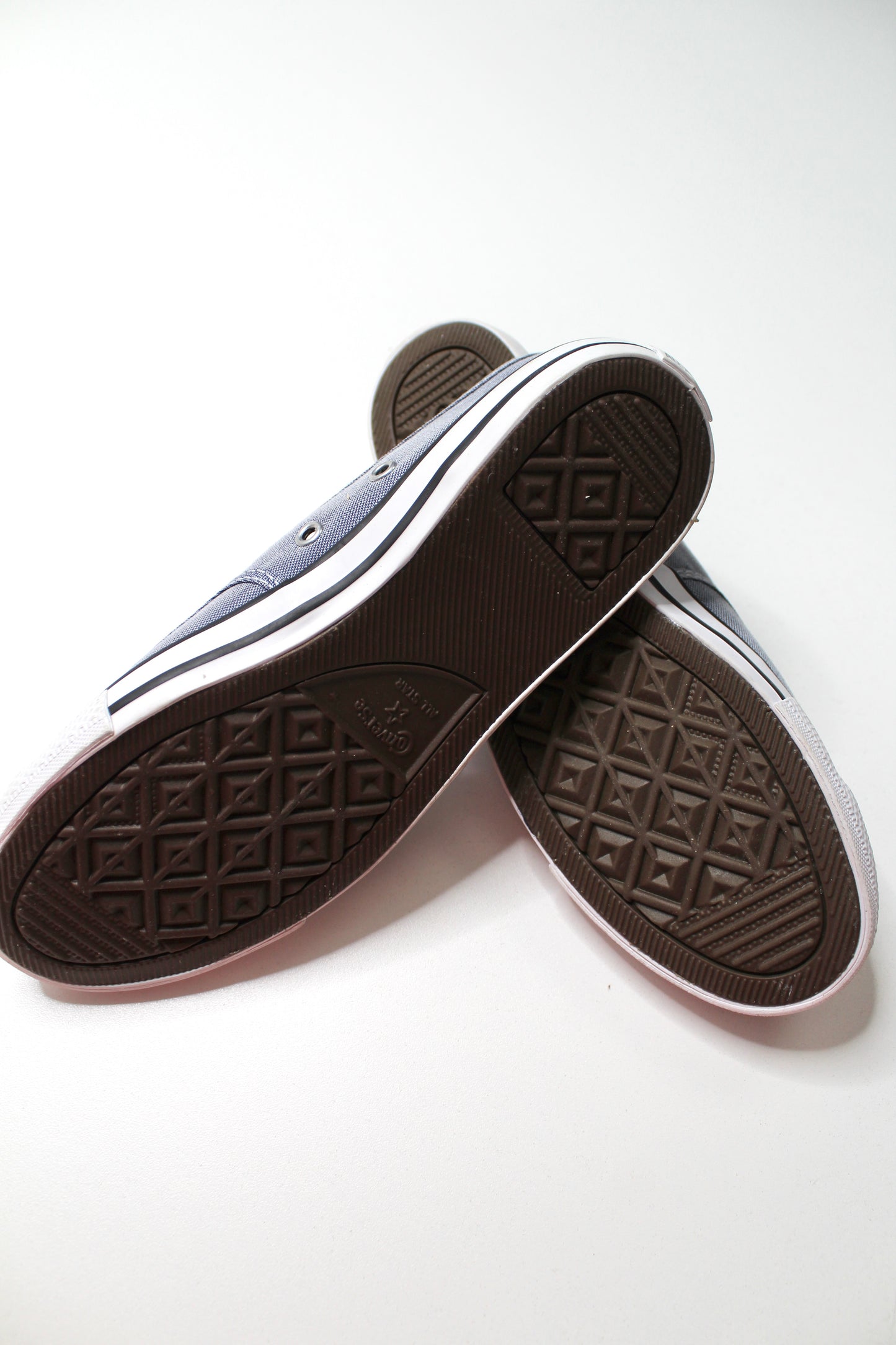 Converse roadtrip slip on sneaker, size 6 *new in box (price reduced: was $30)