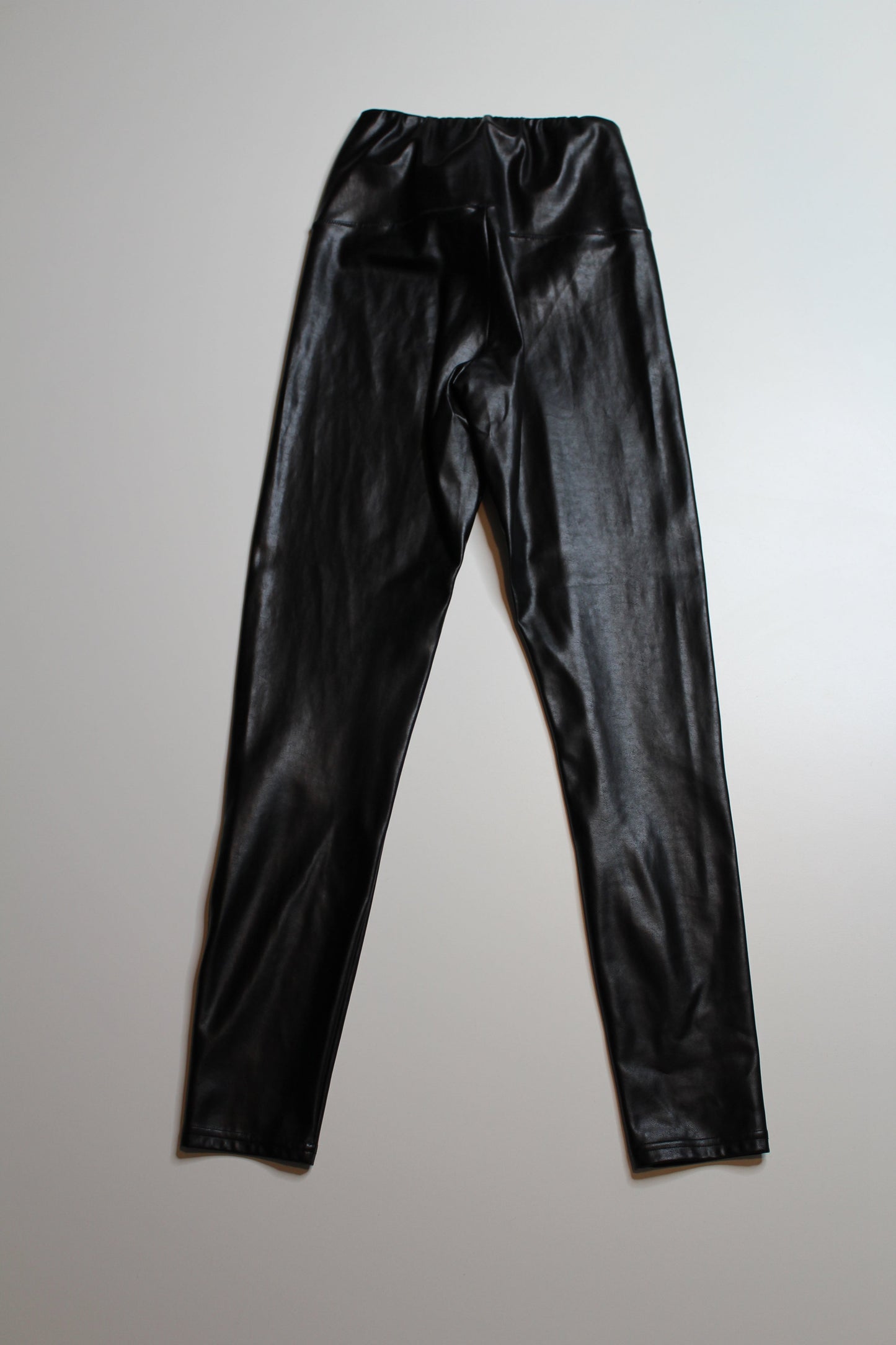 Aritzia wilfred free black daria faux leather legging, size xs *full length