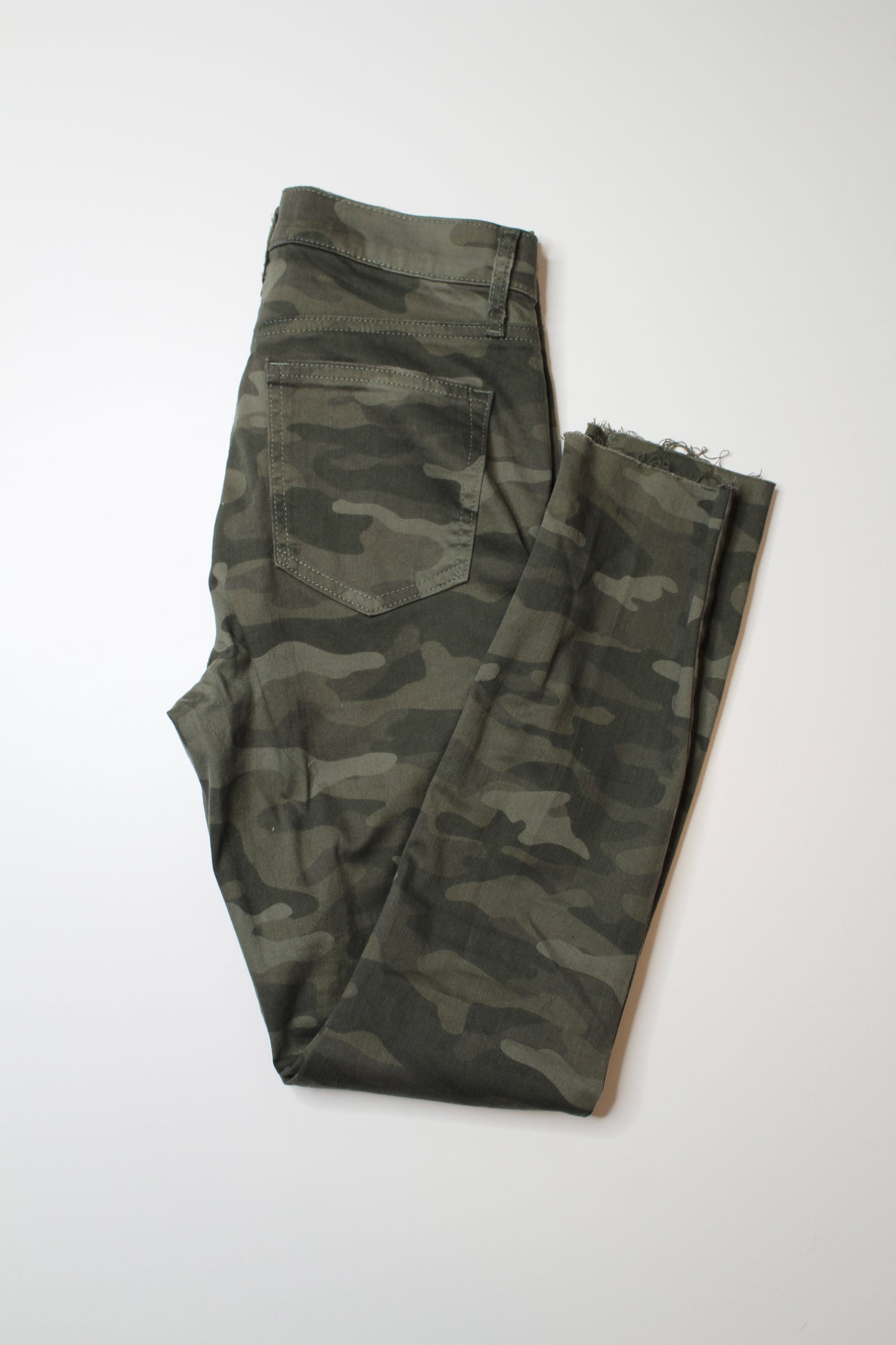 Gap camo true skinny jeans, size 2 (fits like 26)