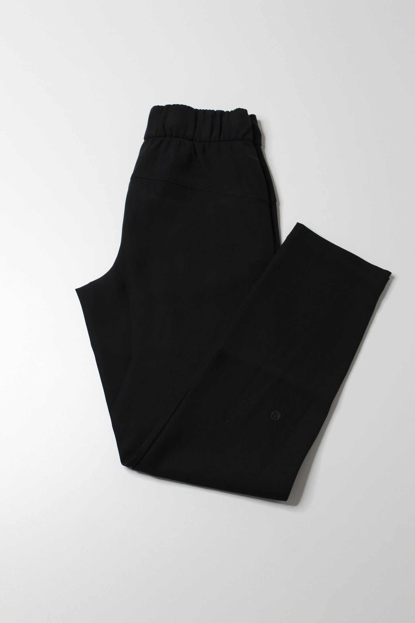 Lululemon black on the fly pant, size 2 (27") *woven