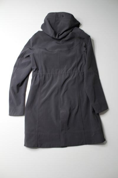 Lululemon graphite grey ‘après yoga’ softshell jacket, size 8