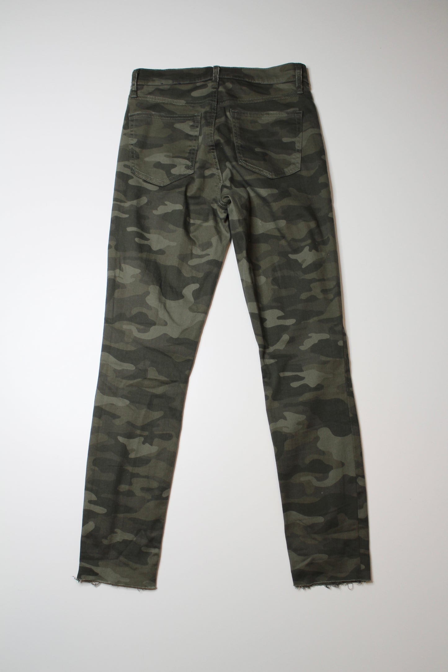 Gap camo true skinny jeans, size 2 (fits like 26)