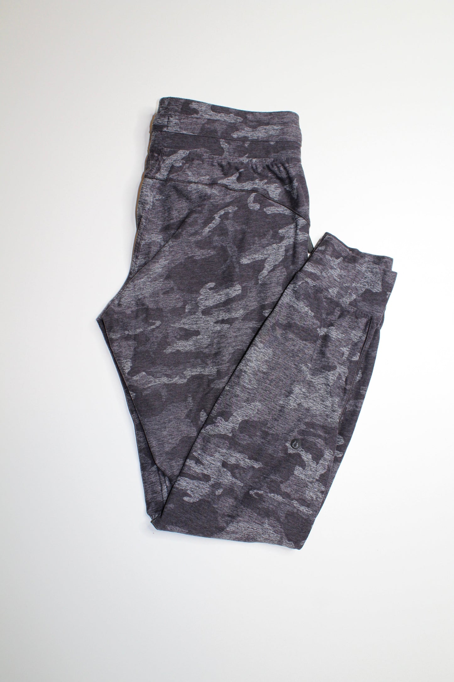 Lululemon camo ready to rulu jogger, size 4 (price reduced: was $58)