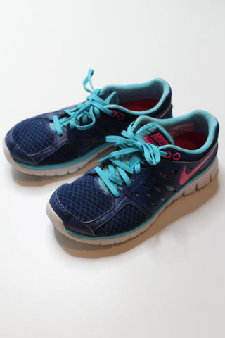 Nike blue flex running shoe, size 7 (additional 50% off)