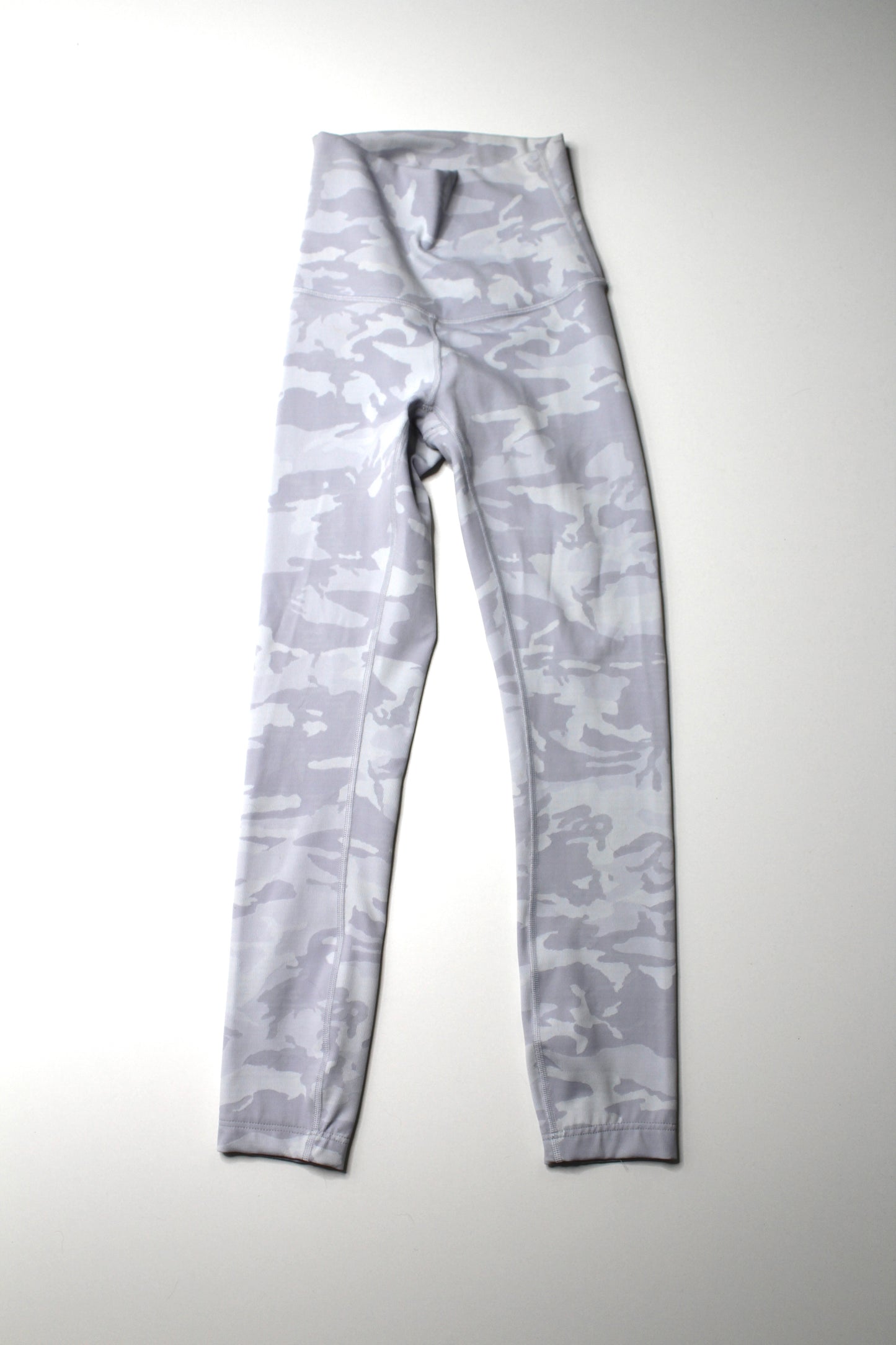 Lululemon incognito camo jacquard alpine wunder under super high rise tight size 2 (28") (price reduced: was $58) (additional 20% off)