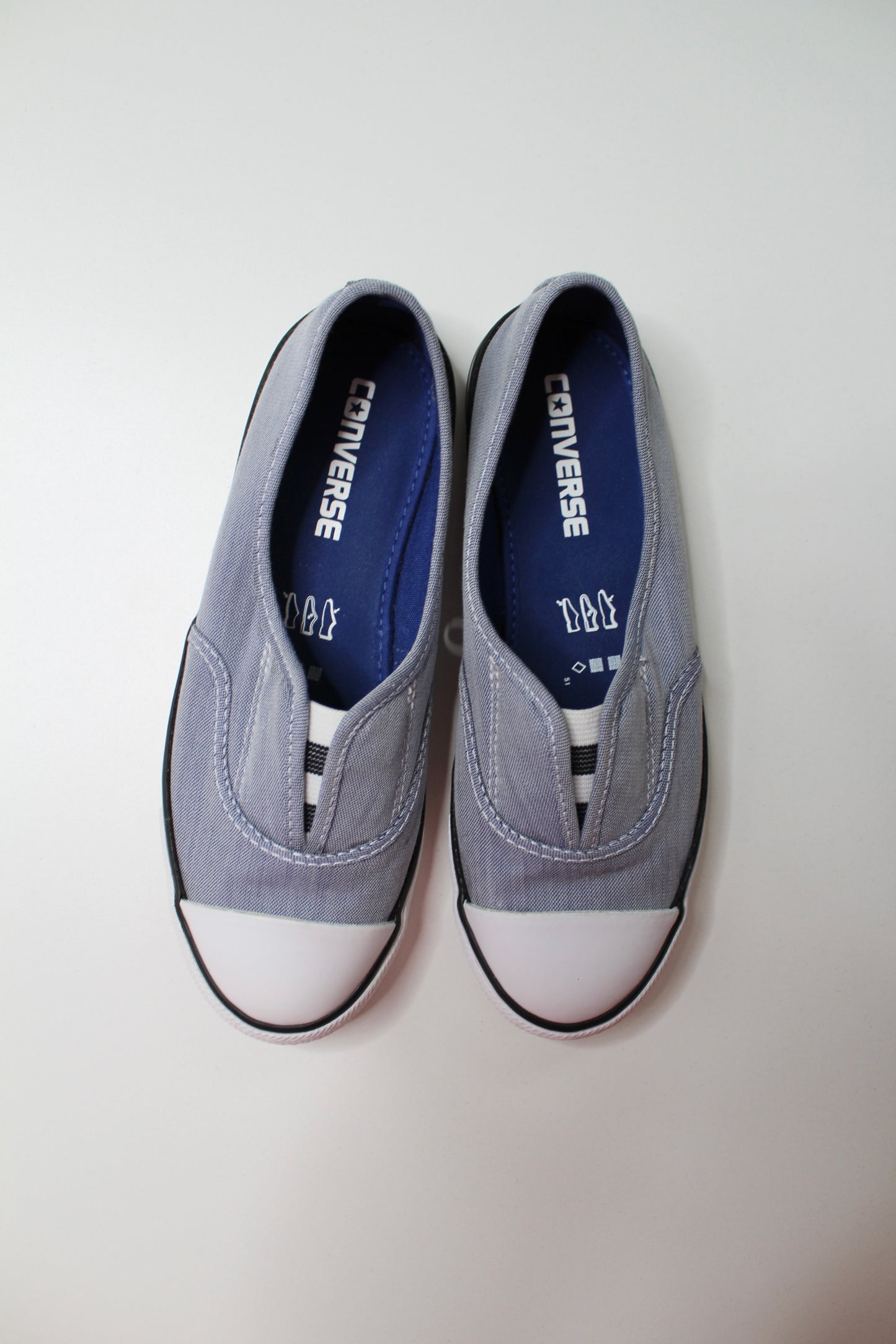 Converse roadtrip slip on sneaker, size 6 *new in box (price reduced: was $30)