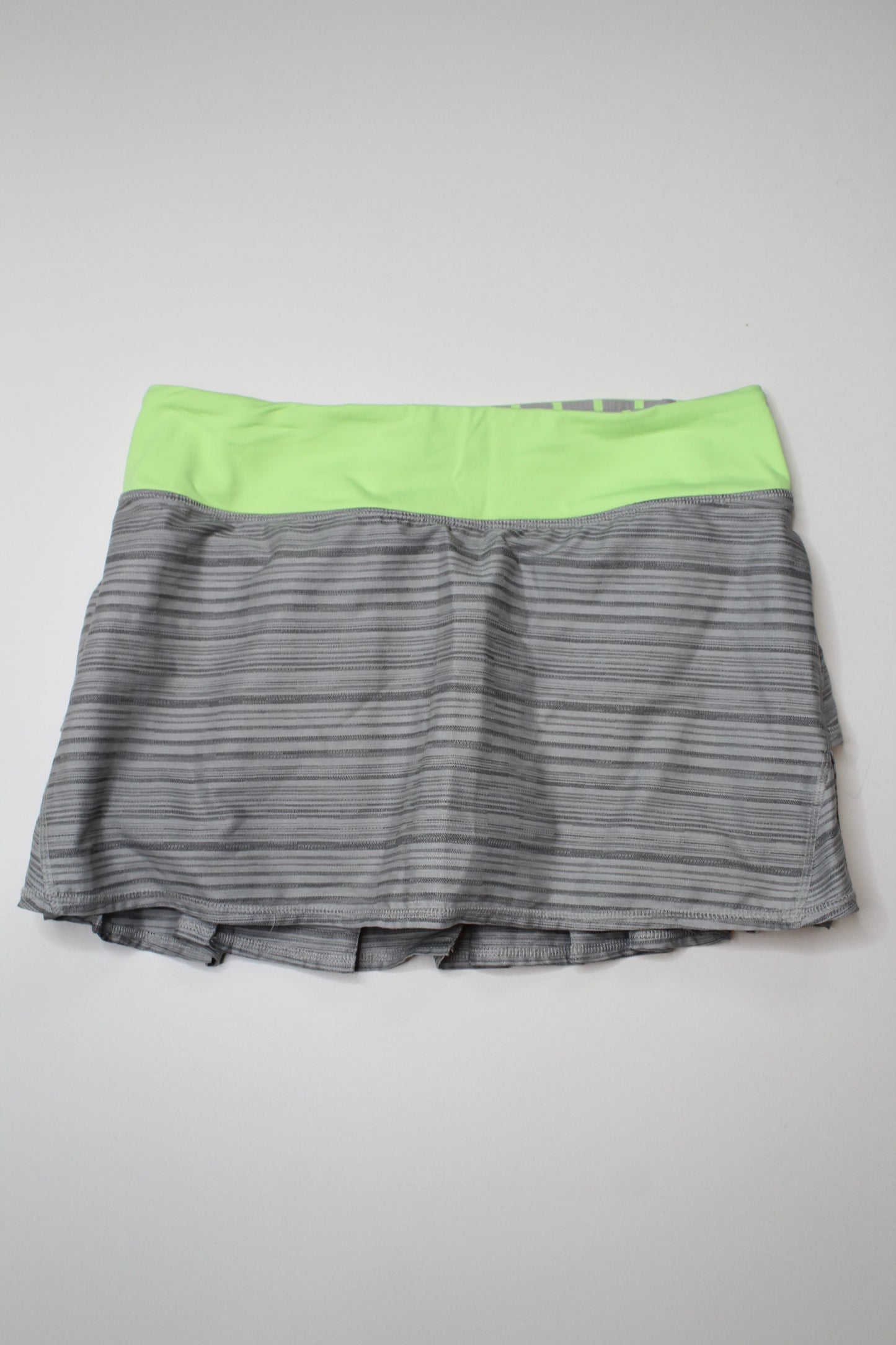 Lululemon pace setter skirt, size 6