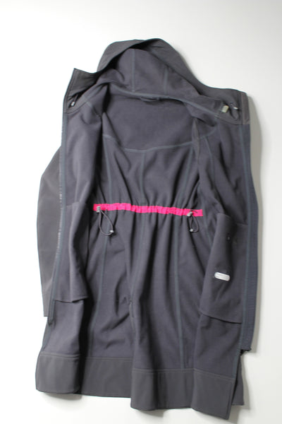 Lululemon graphite grey ‘après yoga’ softshell jacket, size 8