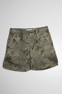 Anthropologie Hei Hei camo wanderer shorts, size 25 (price. Reduced: was $18)