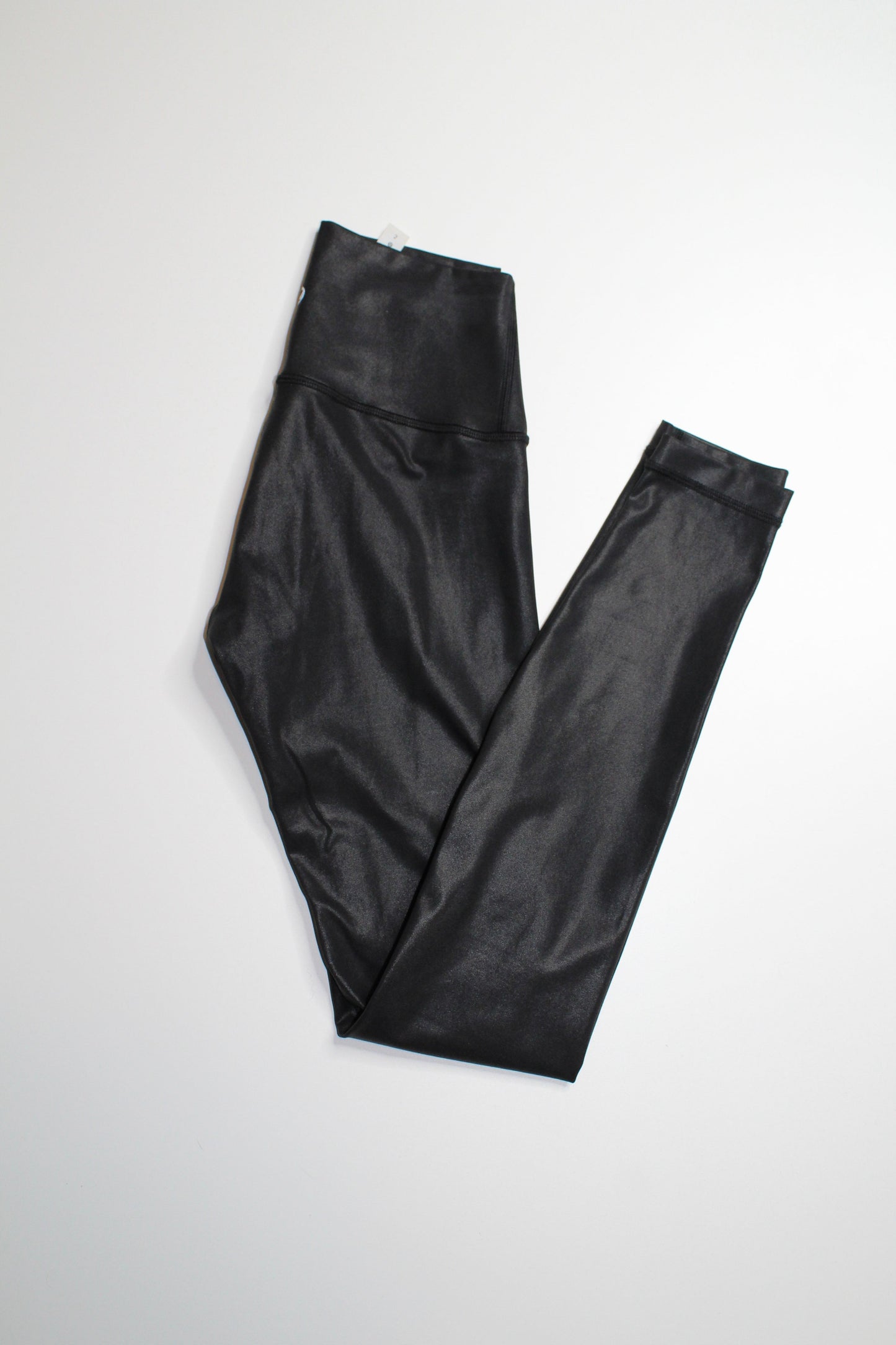 Lululemon wunder under high rise tight, size 2 (28”) *matte black foil