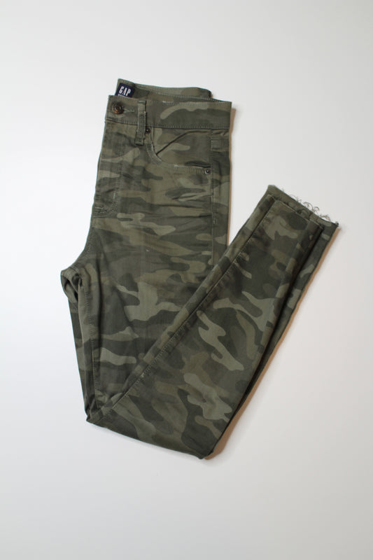 Gap camo true skinny jeans, size 2 (fits like 26)