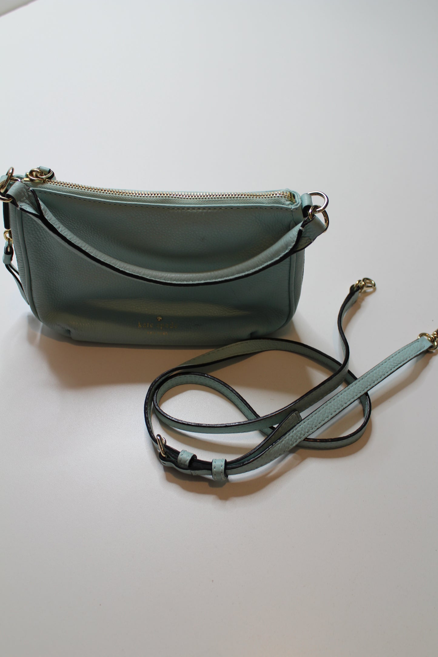 Kate Spade small crossbody purse *flaw (additional 20% off)