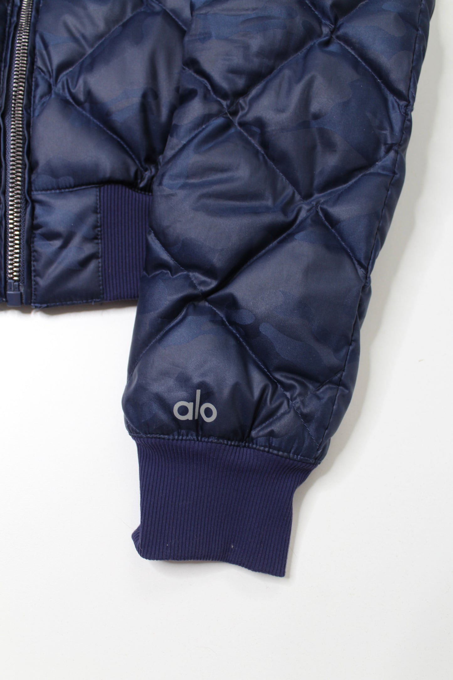 Alo Yoga navy idol puffer bomber jacket, size small