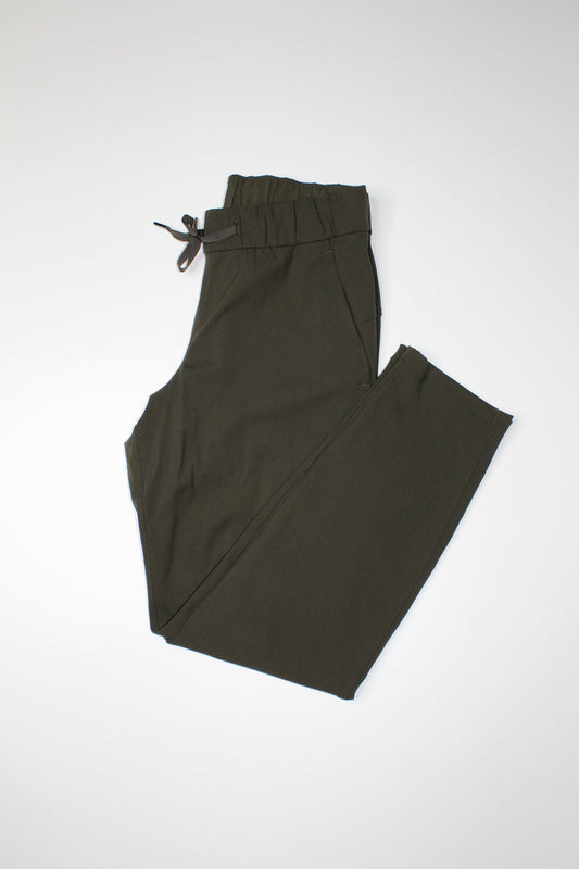 Lululemon dark olive on the fly pant, size 4 (27”)