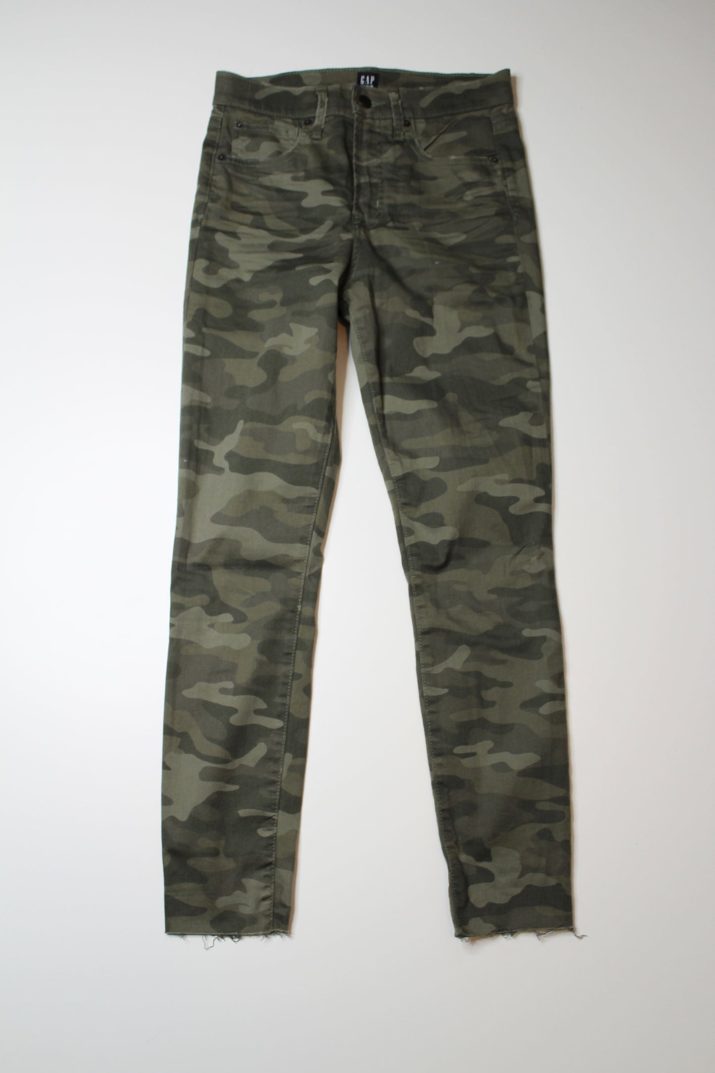 Gap camo true skinny jeans, size 2 (fits like 26)