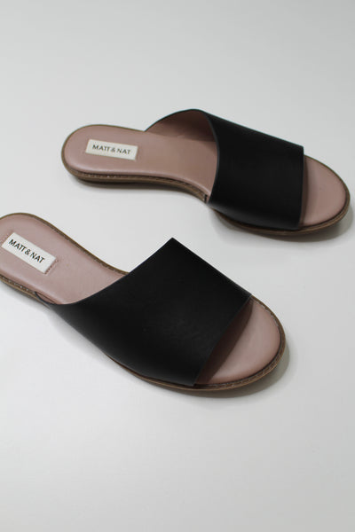 Matt & Nat black lunna vegan slide sandal, size 38 (8) *new without tags