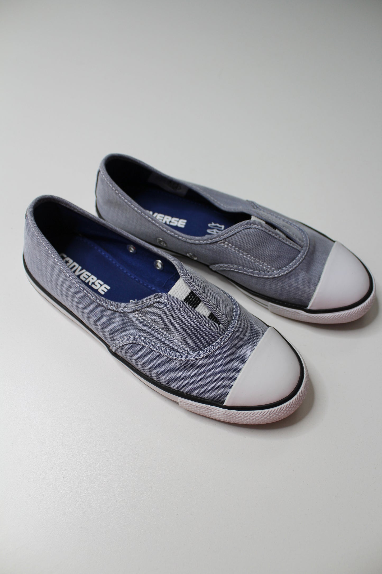 Converse roadtrip slip on sneaker, size 6 *new in box (price reduced: was $30)