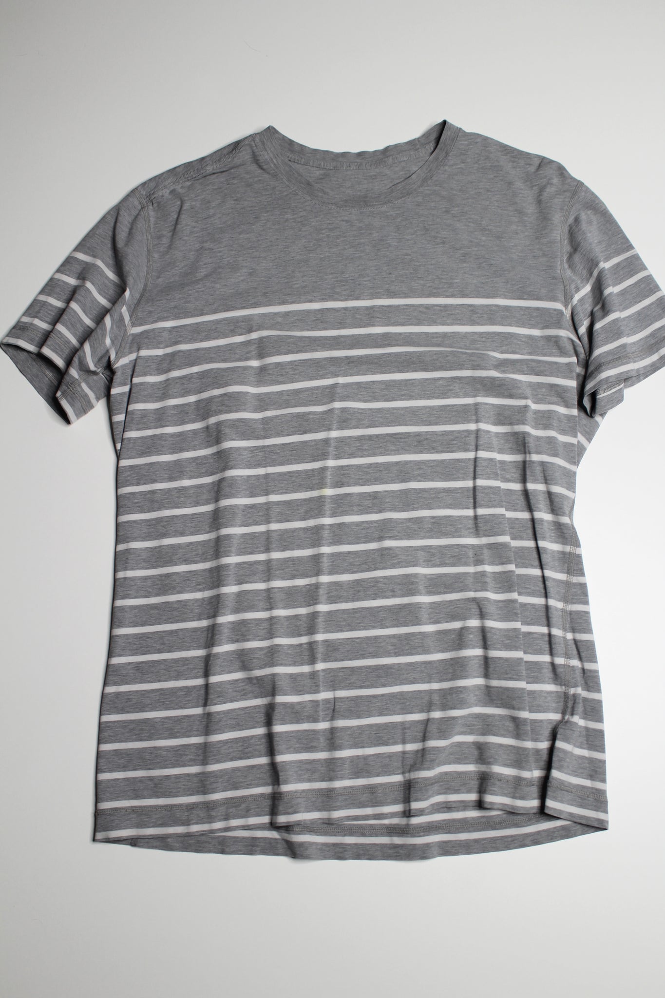 Mens lulu t shirt, size large (additional 50% off)