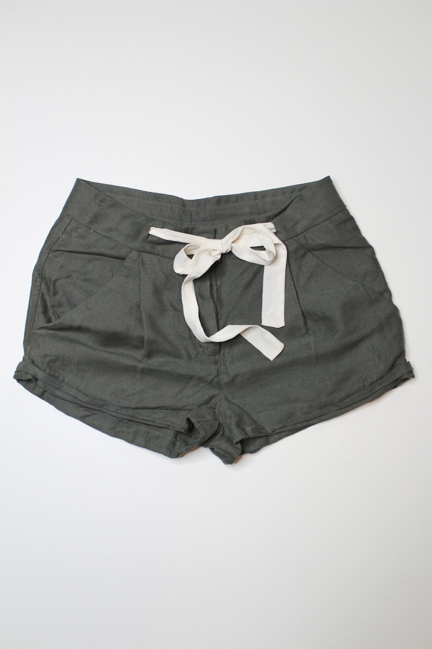 Aritzia wilfred sage allegra shorts, size 00