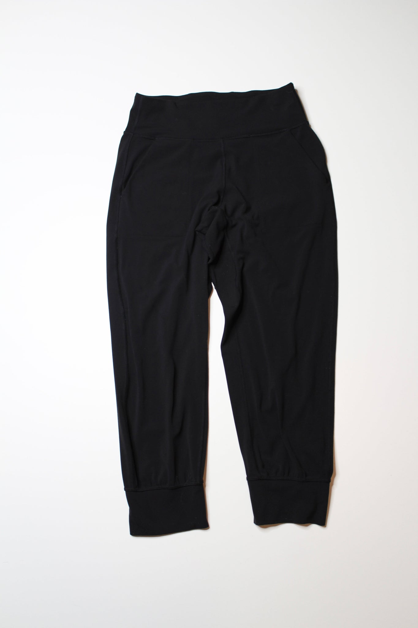 Lululemon black align crop jogger, size 6 (23”)