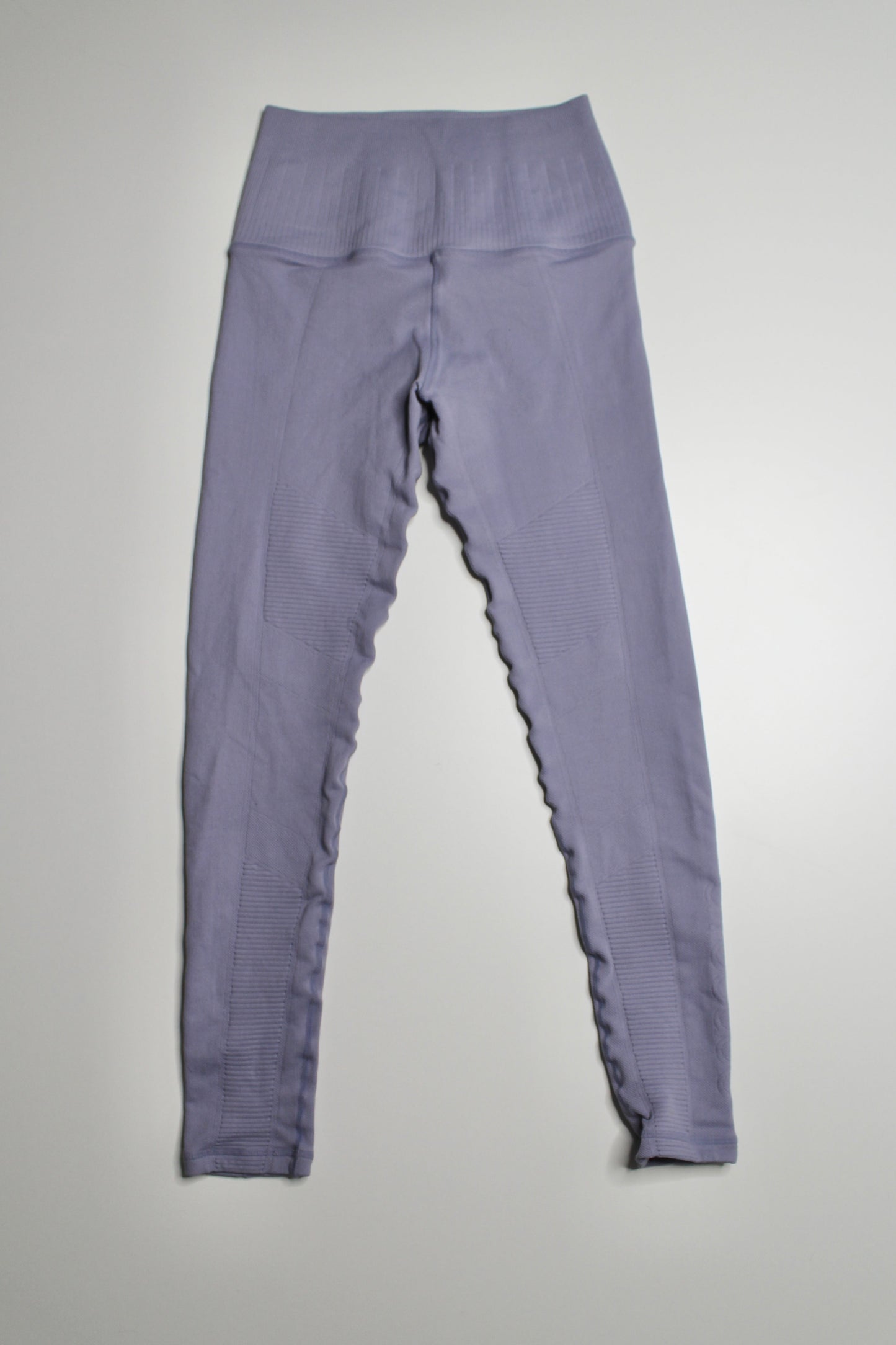 STYLE BOX Avocado lilac fog seamless leggings + t shirt SET, size small (includes 2 pieces)