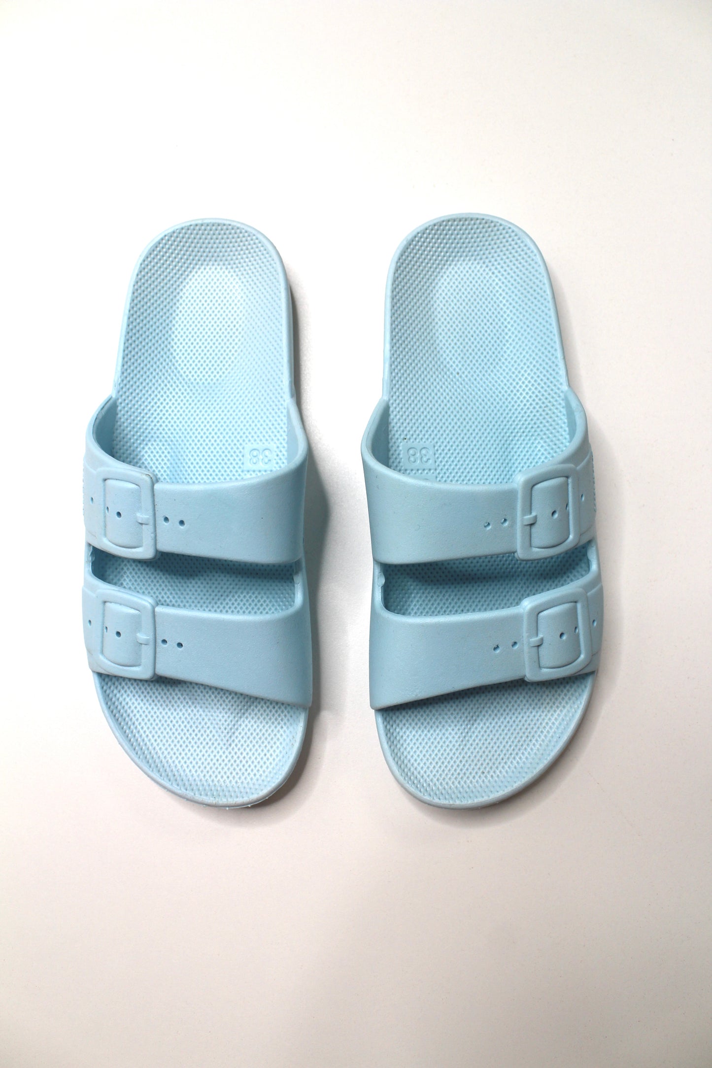 Freedom Moses pastel blue sandal, size 37/38 (Fits 7/7.5) *new without tag (price reduced: was $40)