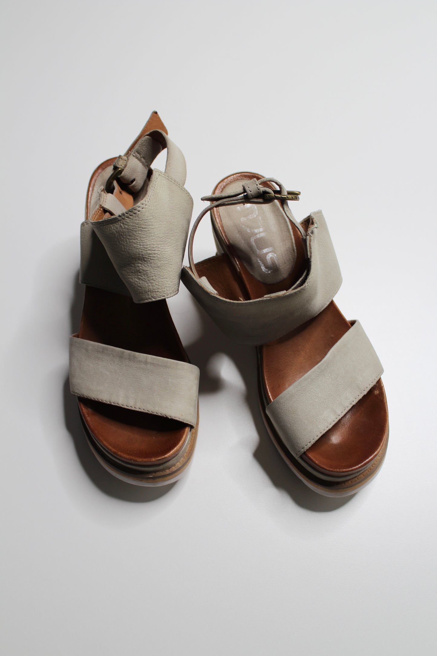 Crown Vintage wedge sandal, size 36 (6) (additional 50% off)