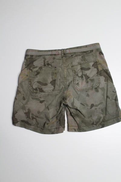 Anthropologie Hei Hei camo wanderer shorts, size 25 (price. Reduced: was $18)