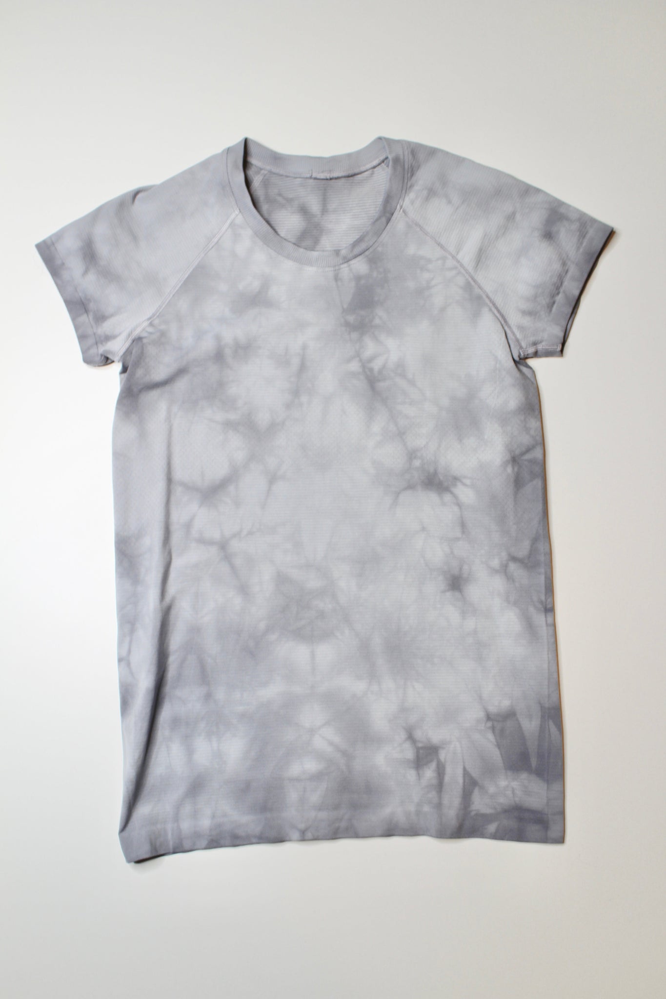 Lululemon marble dye rhino grey swiftly short sleeve, size 8