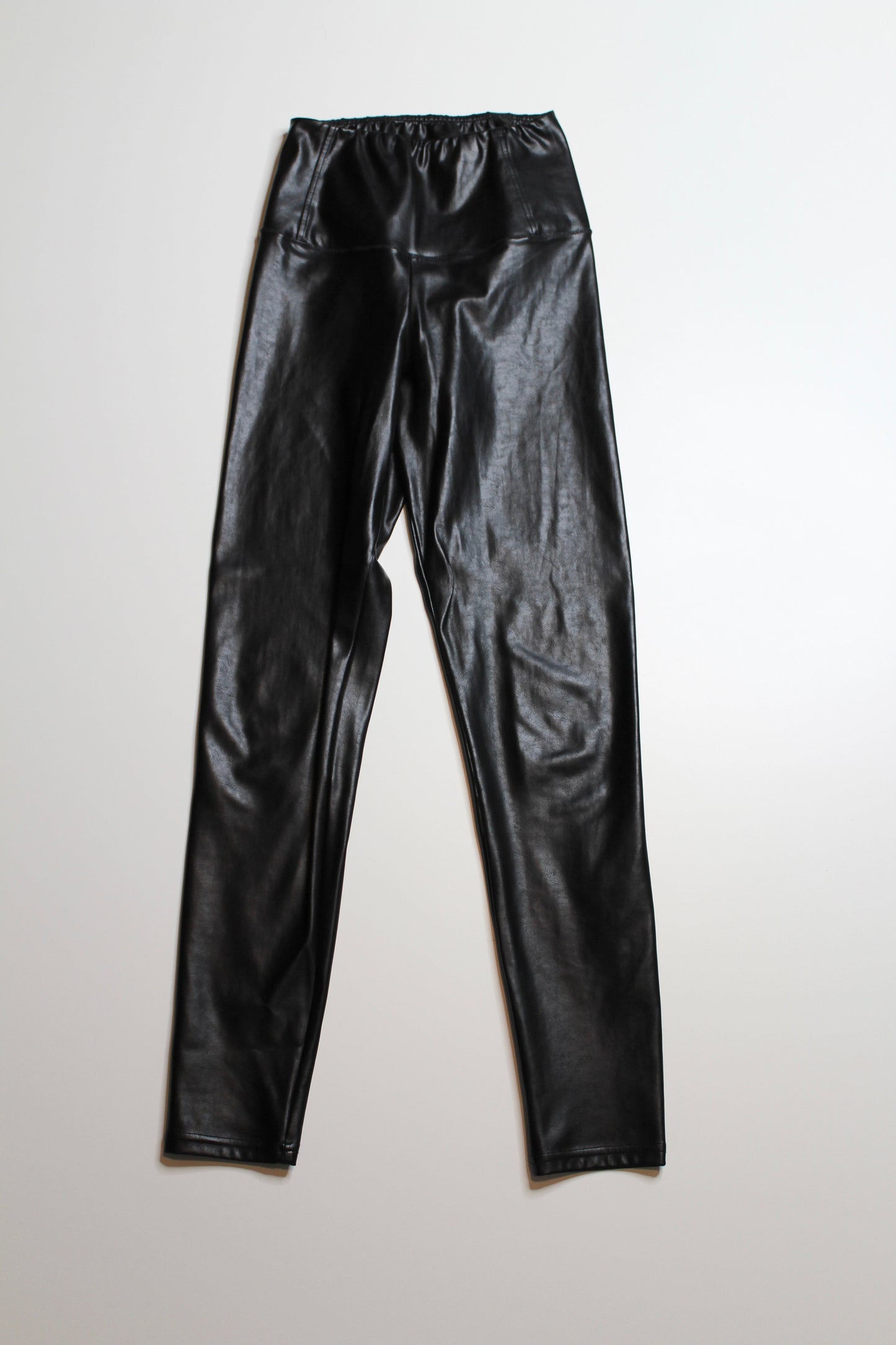 Aritzia wilfred free black daria faux leather legging, size xs *full length