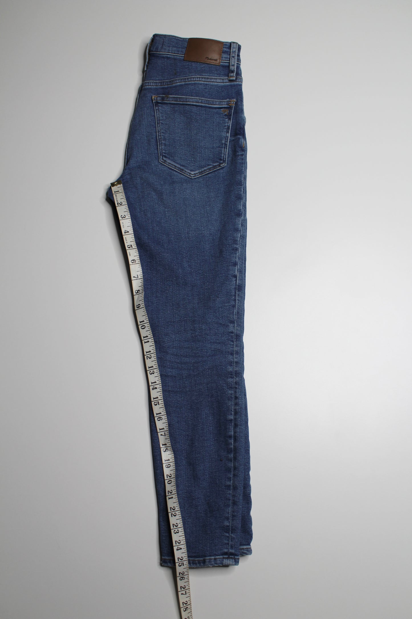 Madewell 9” mid rise skinny crop jeans, size 26 (25”)