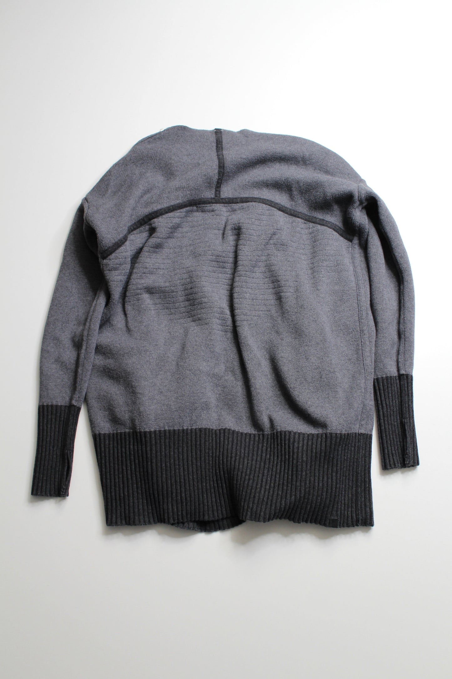 Lululemon grey knit ‘still lotus’ wrap, size 8 (price reduced: was $58) *reversible (additional 50% off)