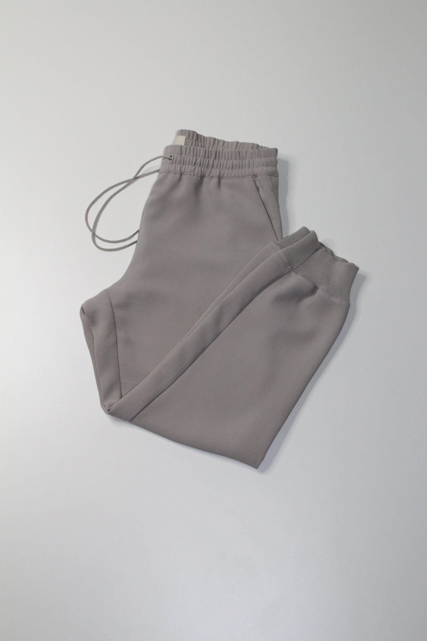 Aritzia light grey wilfred buffon dress pant style jogger, size xs 