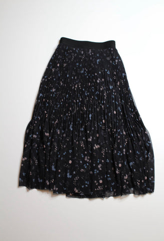 Aritzia wilfred black floral terre twirl skirt, size small