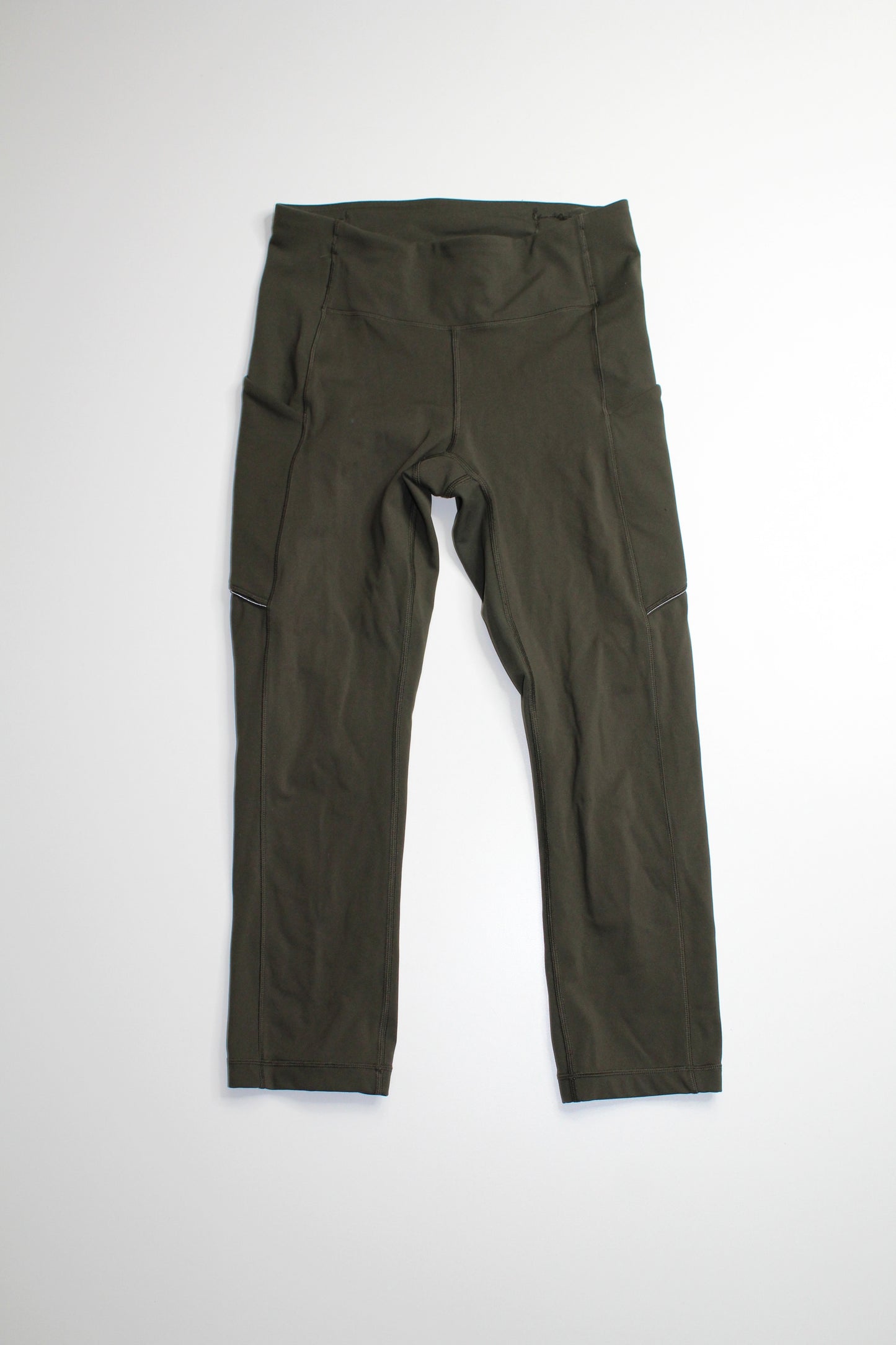 Lululemon dark olive speed up crop, size 4 (21”)