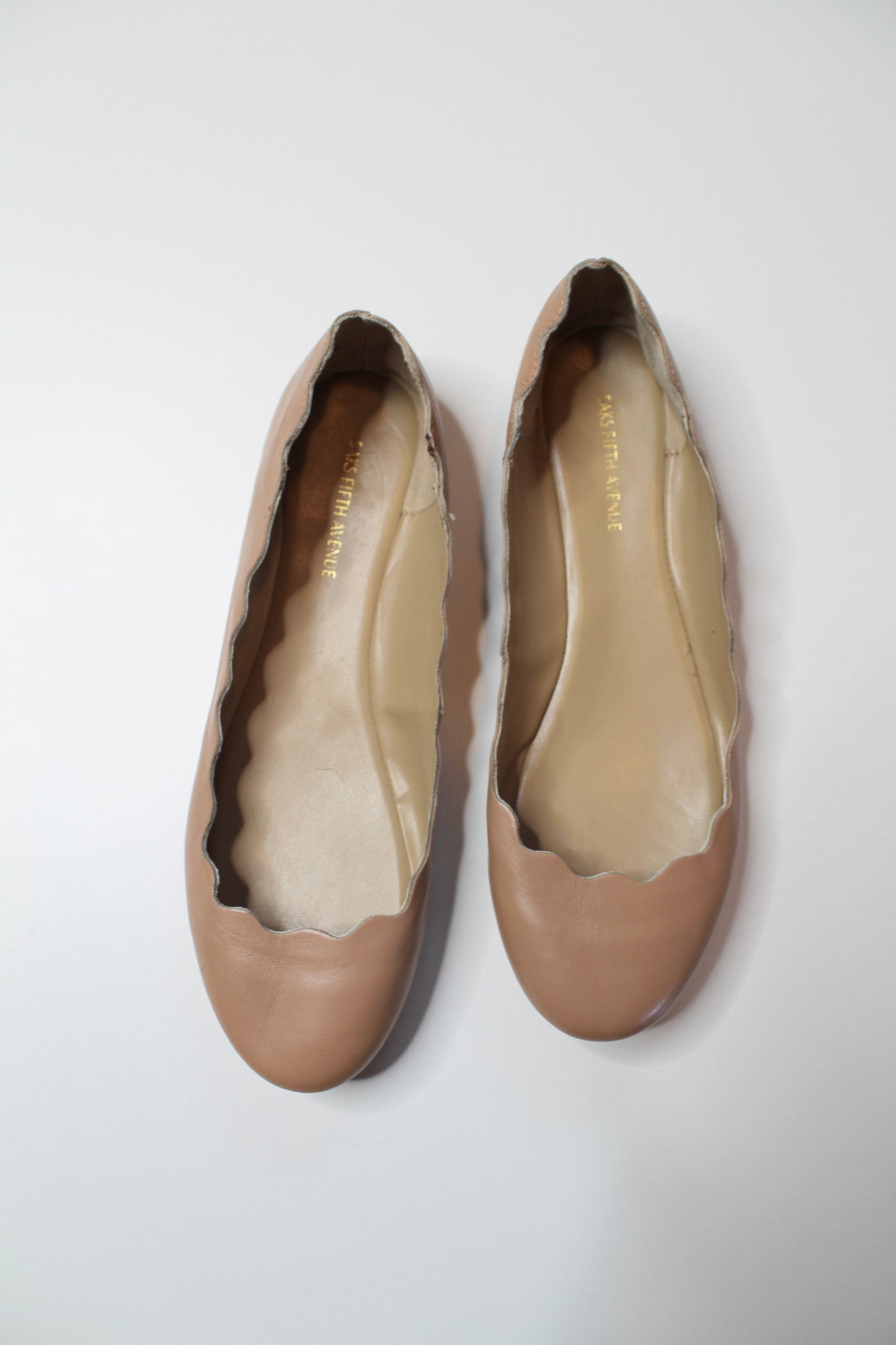 Saks Fifth Avenue scallop iza ballet flats, size 6.5