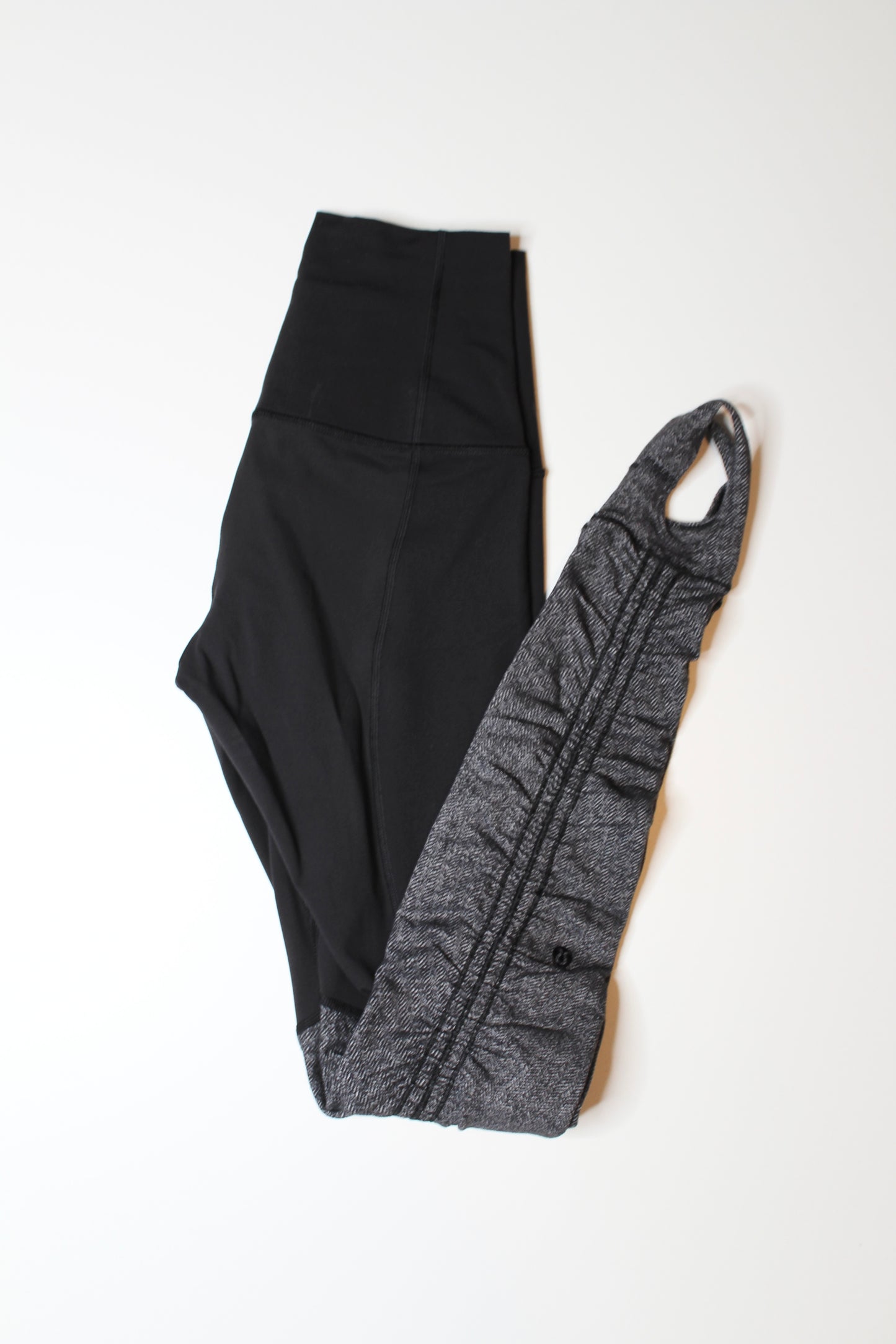 Lululemon grey/black high rise wunder under leggings, size 4 *special edition stirrup (price reduced: was $58)