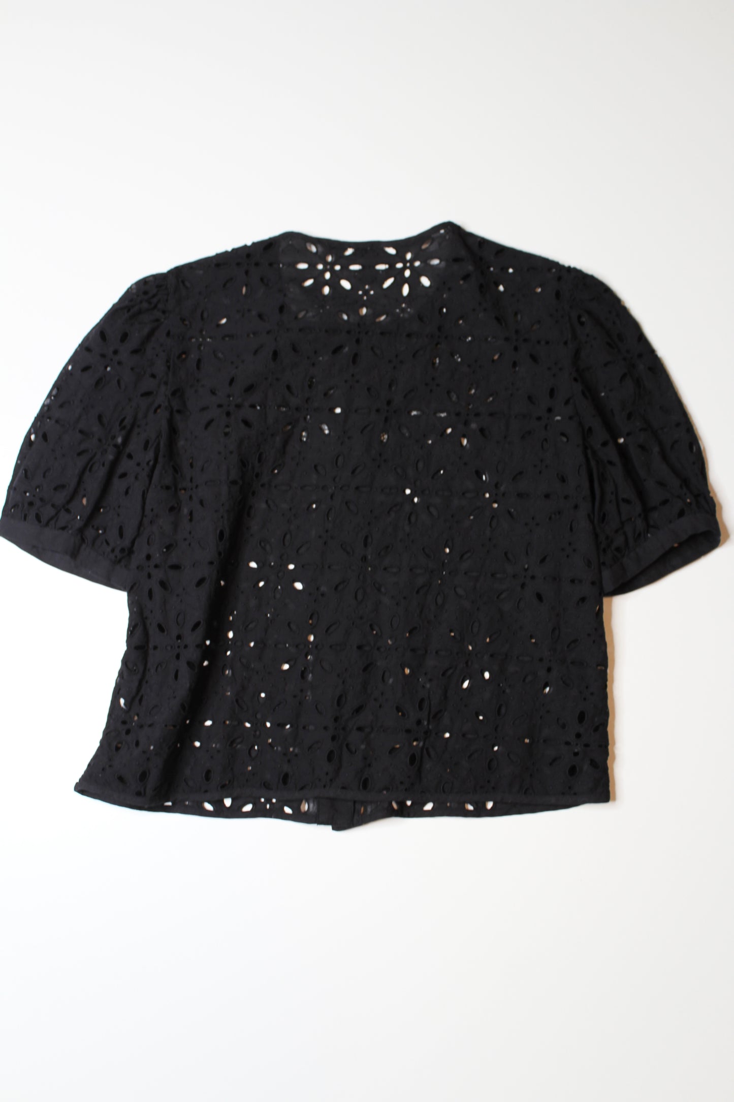 Aritzia wilfred black lace short sleeve blouse, size small