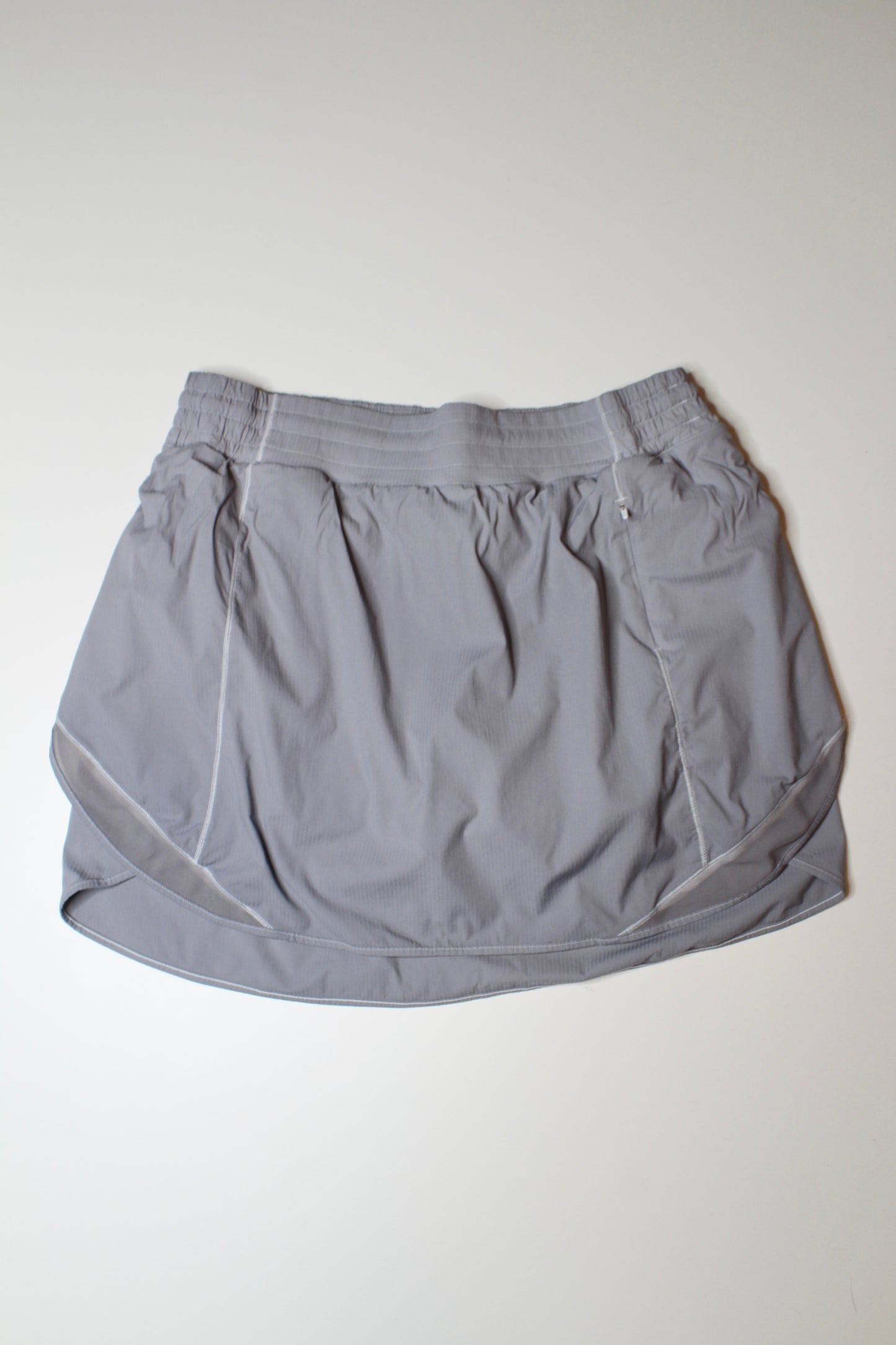 Lululemon grey hotty hot skirt, size 14 *long