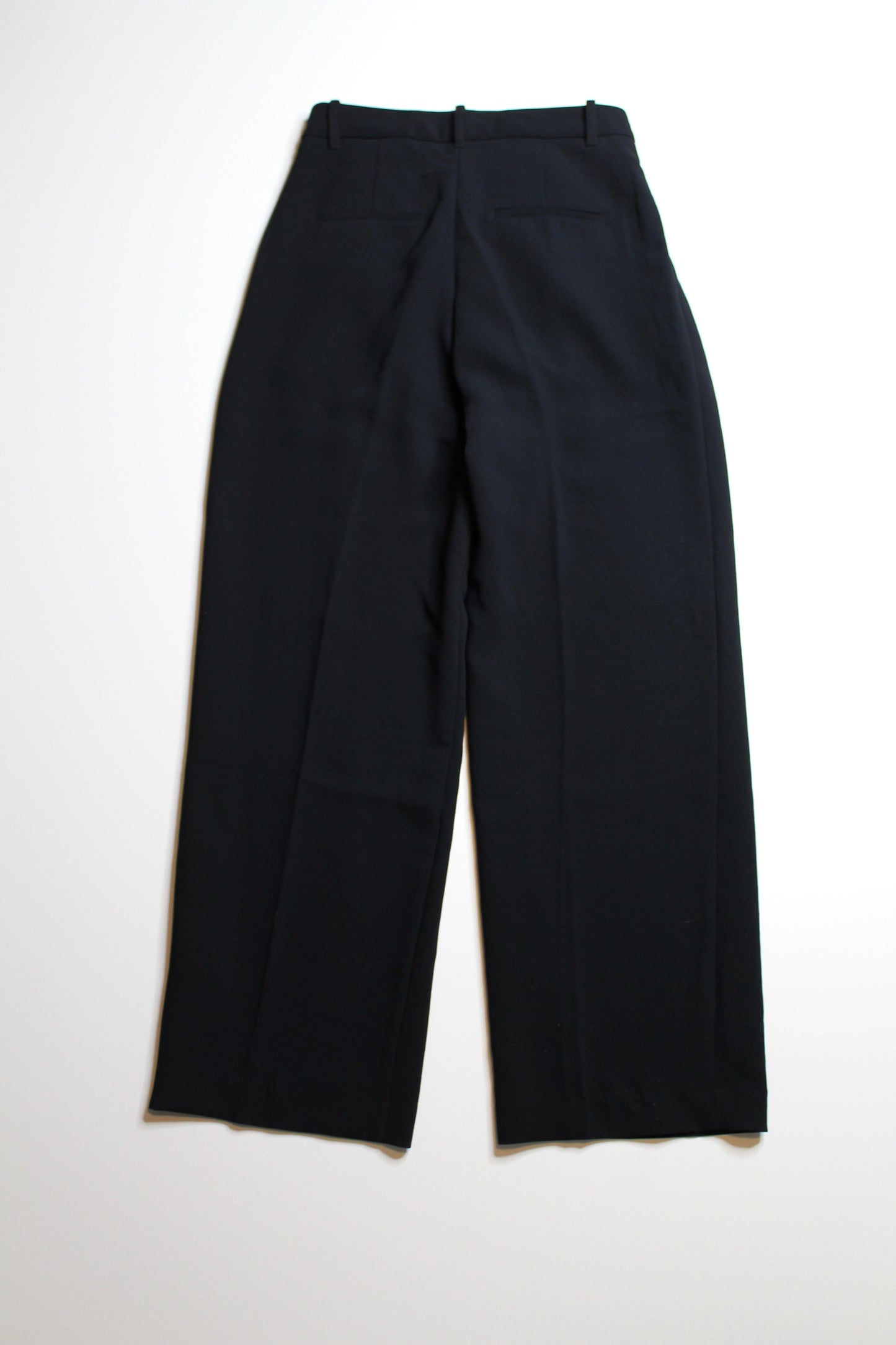 Aritzia black wilfred ‘effortless’ wide leg pant, size 8 *regular length