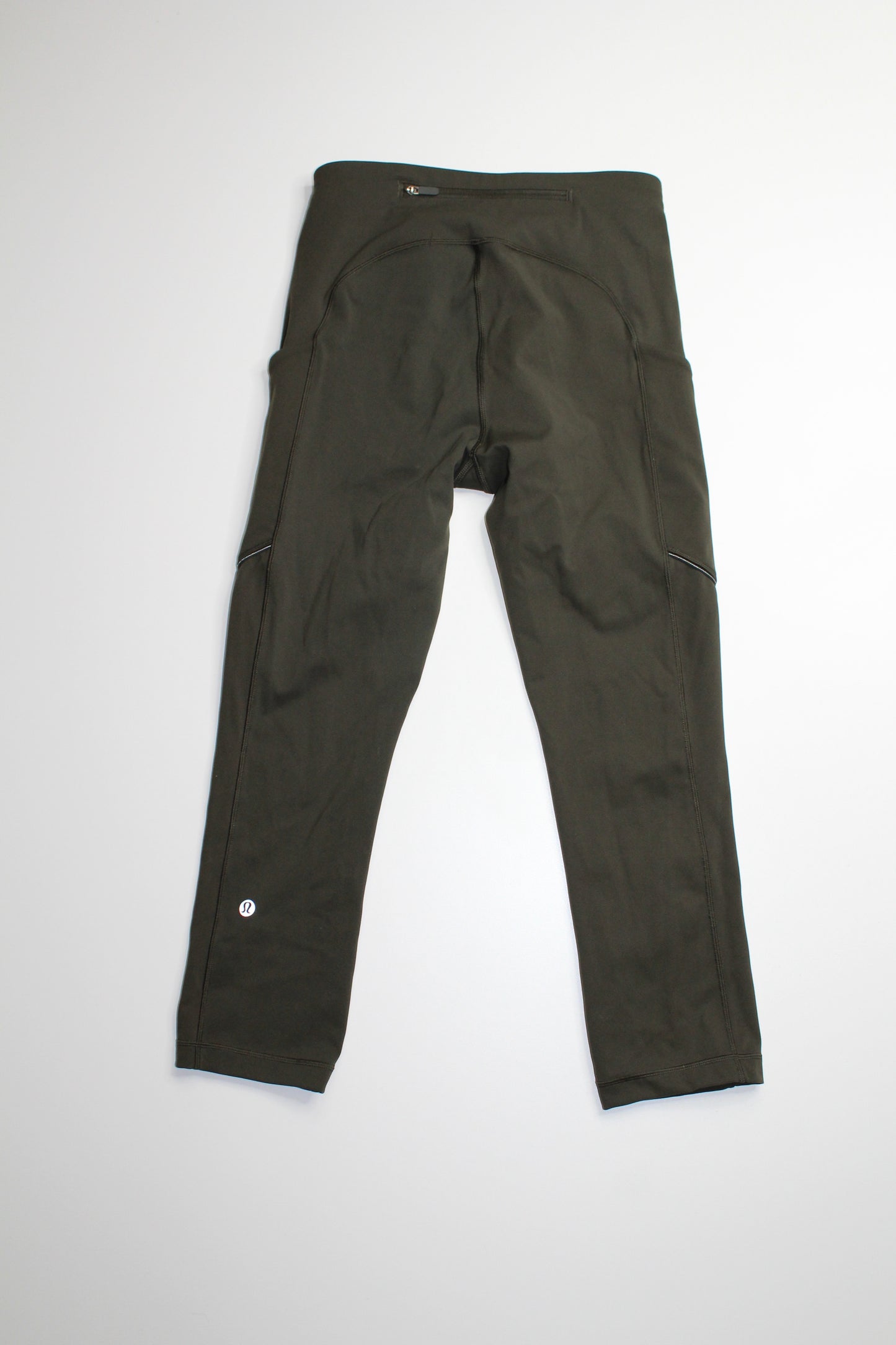 Lululemon dark olive speed up crop, size 4 (21”)