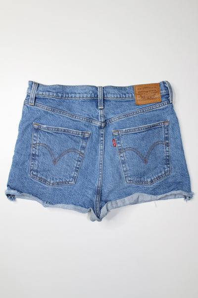 Levi's high rise ribcage jean shorts, size 30