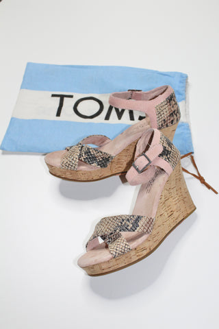 Toms pink snakeskin print wedge sandals, size 7.5