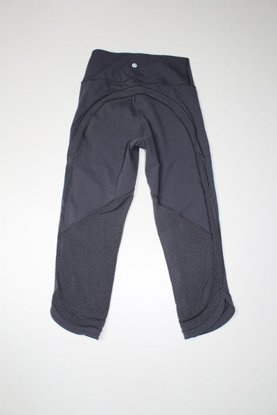 Lululemon blue tied (grey) revitalize crop, size 6 (21”) (additional 50% off)