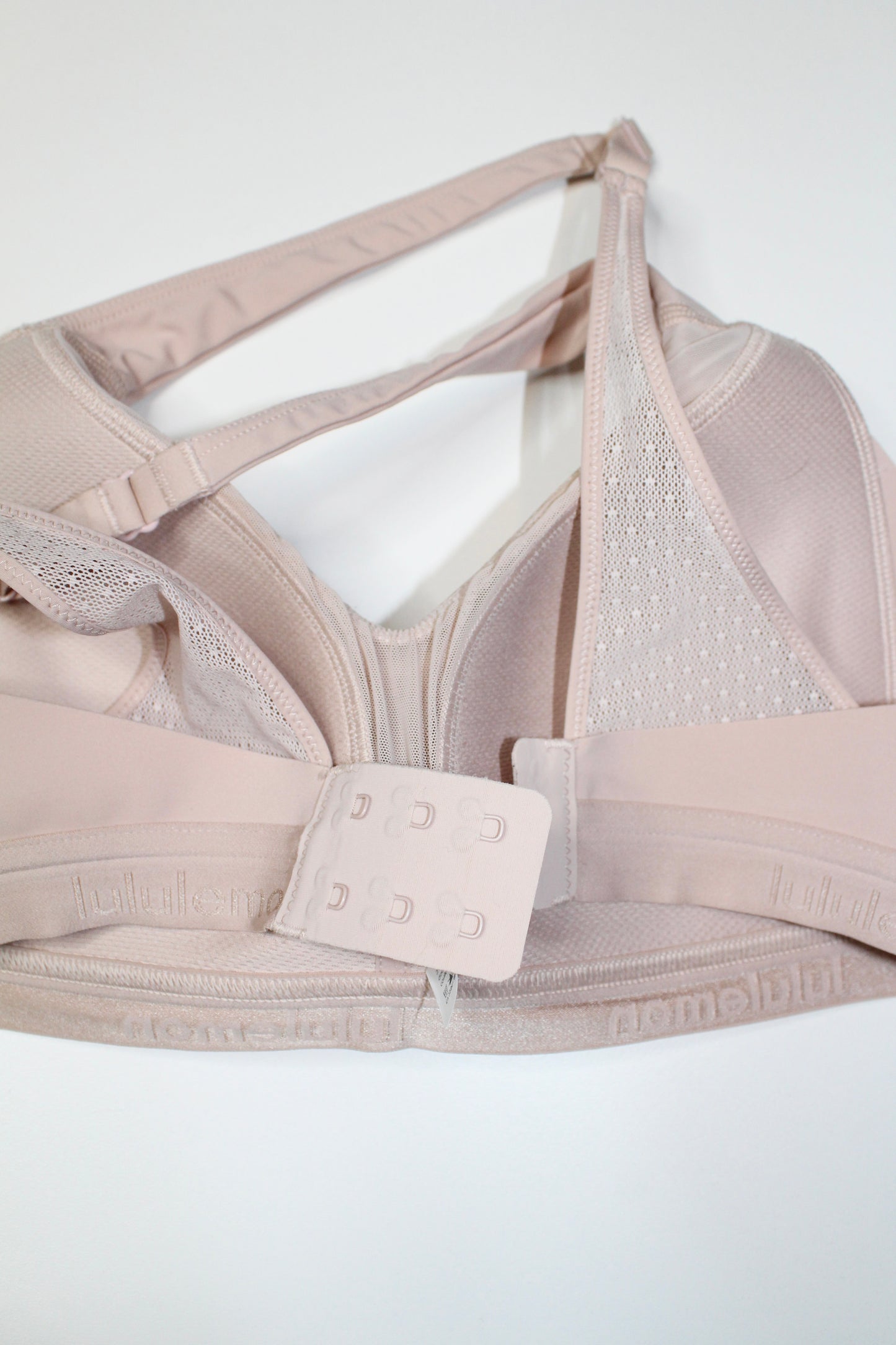 Lululemon light pink ‘up for it’ bra, size 32C